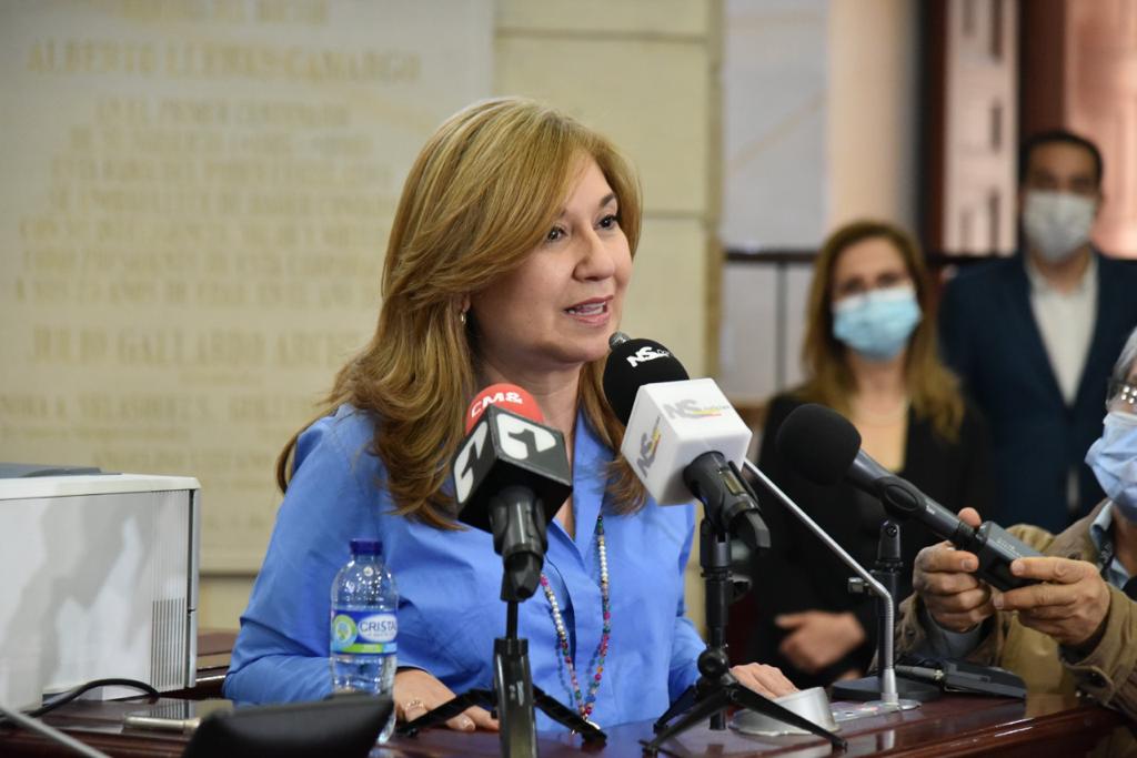 A sanción presidencial iniciativa de Norma Hurtado Sánchez que regula la pólvora en Colombia